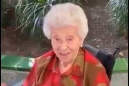 Els padrins de Clara Rabassa es mouen al ritme de