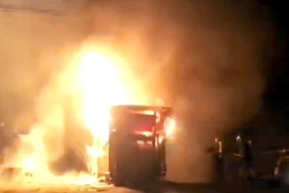 Un petit incendi a la deixalleria de la Comella provoca afectacions lleus al servei