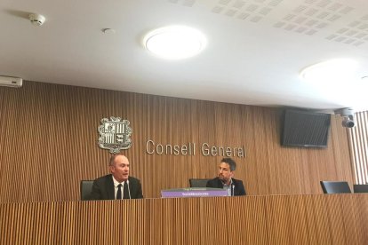 El PS estudia anar al TC per la informació de BPA