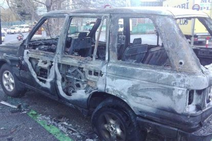 Detingut un home per cremar un cotxe al pàrquing de l'Estadi Comunal