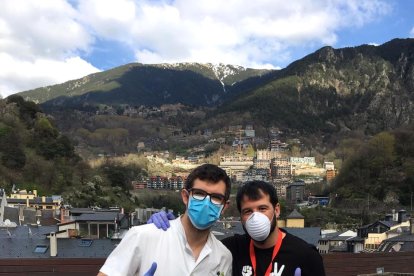 Del tatami i el pati d'escola a voluntari contra el virus