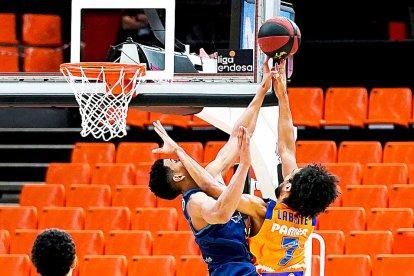 El MoraBanc cau contra el València (74-90)