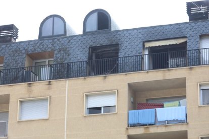 Estat de l'àtic de l'edifici del carrer Pompeu Fabra