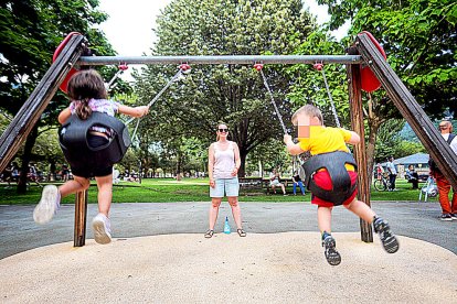 Reobren els parcs i s'autoritza la represa de l'activitat als pubs