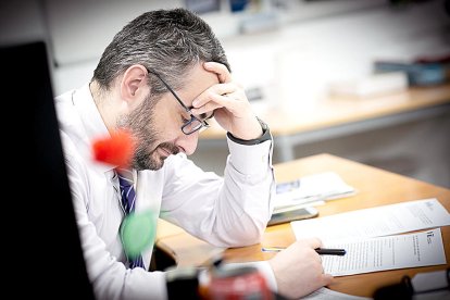 Confinats al despatx