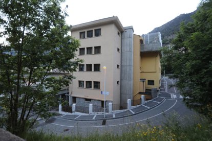 El virus confina personal no docent i infants de maternal