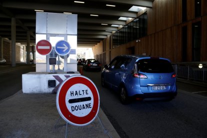 França reforça els controls fronterers