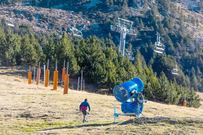 Les estacions, en espera per obrir