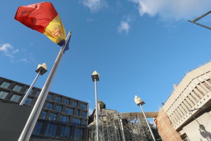 La plaça del Poble i del Consell, unides