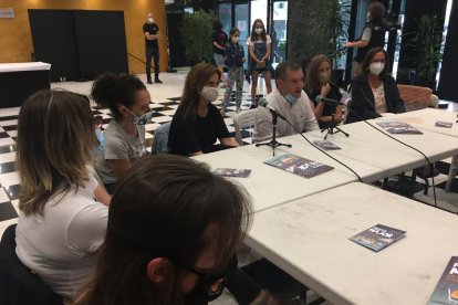 El cònsol major, Josep Majoral, i la menor, Mireia Codina, en l'obertura de la ràdio.