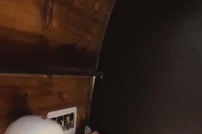 Brètols fan  destrosses al refugi no guardat de Cabana Sorda