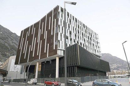 Els batlles exigeixen la renúncia de la seva representant