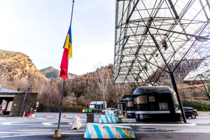 França atenua el cop baix de Catalunya