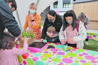 Tres dies d'activitats diferents per als massanencs i la resta d'andorrans, on els visitants tenen opcions diverses cada jornada. Divendres hi va haver un taller infantil de planter.