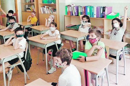 Des d'Andorra Sostenible es va impartir el taller El soroll que ens envolta als alumnes del Janer per explicar-los què és el so i quin és el problema de la contaminació acústica.