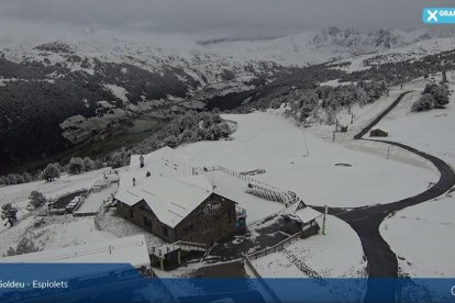 Imatges de les primeres nevades de la tardor