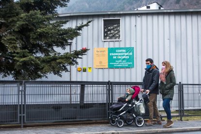 Salut comença a vacunar els majors de 70 anys