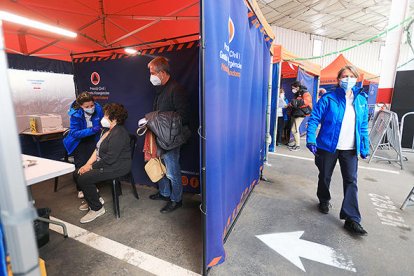 Comença la tercera fase de vacunació per a menors de 70 anys