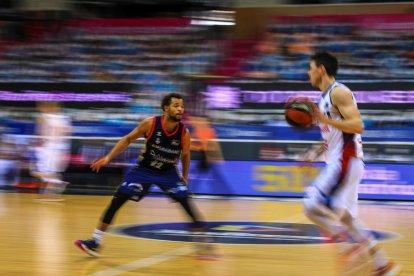 Hannah lidera la remuntada del MoraBanc (92-86)
