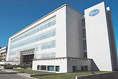 Espanya planteja injectar Pfizer als vacunats amb AstraZeneca