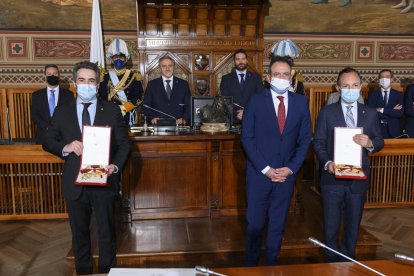 Espot i Jover han rebut la Gran Creu Eqüestre de l'Ordre de Santa Àgata