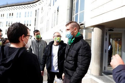 La jove detinguda a Lleida acusa la policia d'agressions