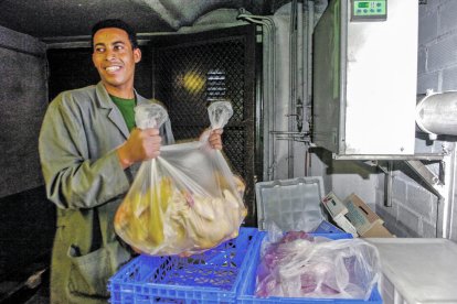 Daniel, treballant a l'hotel Roc Blanc.