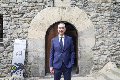 Els notaris Jordi París i Jordi Junyer juren el càrrec