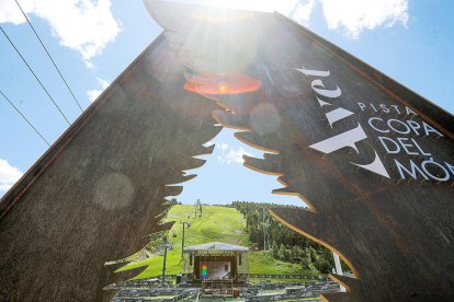 El Mountain Music frega el ple amb el concert d'Armin van Buuren