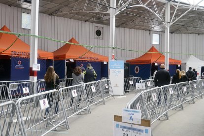 Pendents d'injectar unes dues mil dosis del vaccí