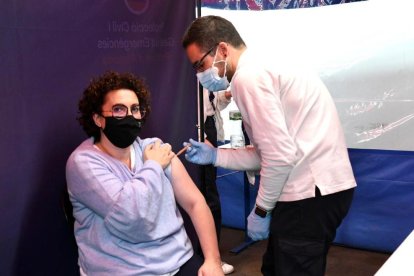 Pendents d'injectar unes dues mil dosis del vaccí
