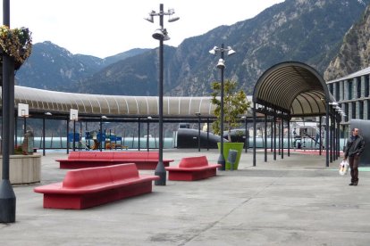 El comú i l'adjudicatari del bar de la plaça del Poble topen per la rescissió