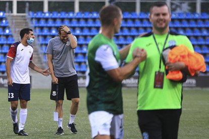 Albert Jorquera s'acomiada amb el cap ben alt.