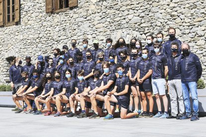 L'equip nacional d'alpí i els tècnics i els integrants de l'EEBE es van presentar ahir a la plaça del Consell General.