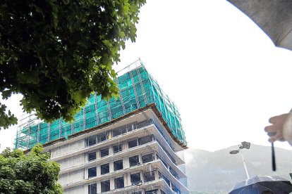 El miratge de la torre inclinada