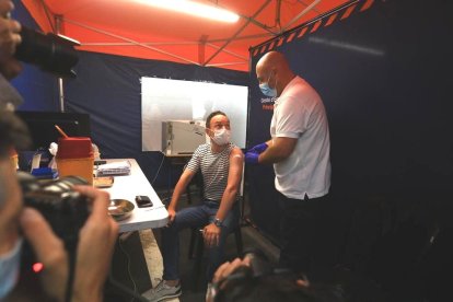 Xavier Espot vacunant-se aquesta tarda