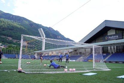 Entrenament de l'FC Andorra a l'Estadi Nacional.