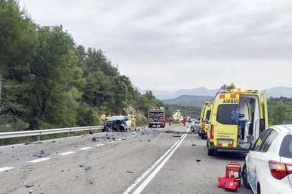 Tragèdia a la carretera amb dos morts i una ferida en estat crític