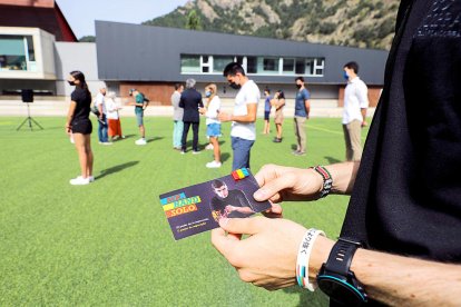 Els homenatjats van rebre un pin amb la bandera tricolor de Hand Solo.