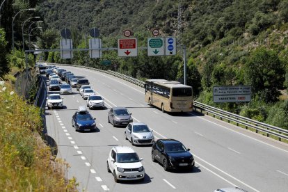 Cues per entrar al Principat.