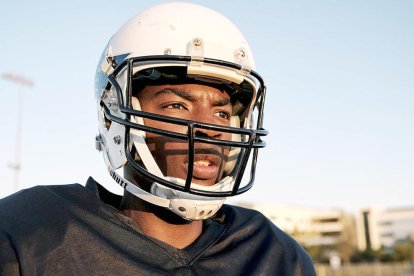 Daniel Ezra en el paper d'Spencer Paysinger a 'All American'.