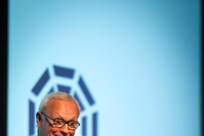 El president del Tribunal d'Arbitratge durant la seva intervenció.