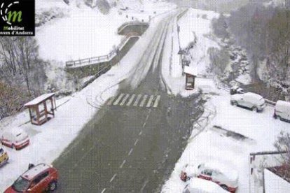 Nevades a la zona del Serrat direcció Arcalís