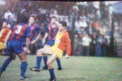 Rueda, davant el Barça al Comunal en pretemporada.