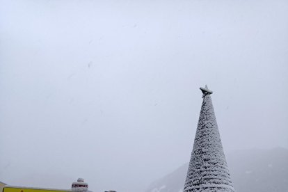 La nevada a l'alçada de l'aparcament de l'hospital