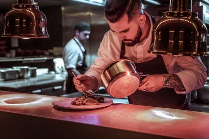 Jordi Grau treballant a Ibaya