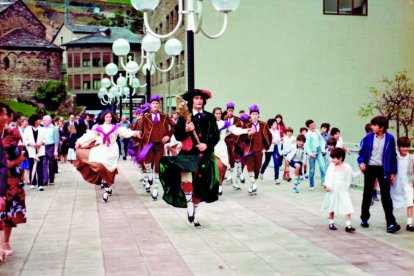 Ball en l'estrena dels dansaires en la capital