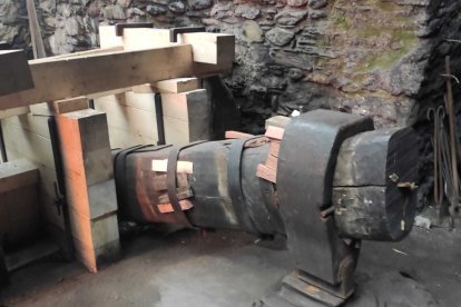 Reparació del martinet de la Farga Rossell