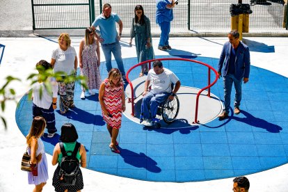 La capital inaugura un parc infantil inclusiu