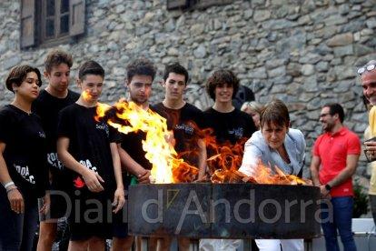 Recollida de la flama del Canigó a la Casa de la Vall